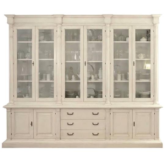 nagymeretu feher klasszikus vitrines talaloszekreny mediterran uveges vintage country provence provnaszi nappali konyha toszkan olasz butor 2.jpg